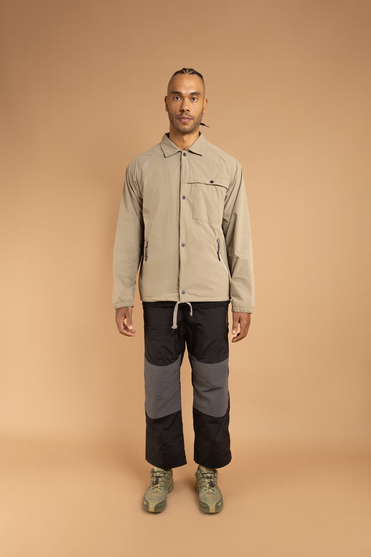 SAUBI Coach Jacket - UMBER
