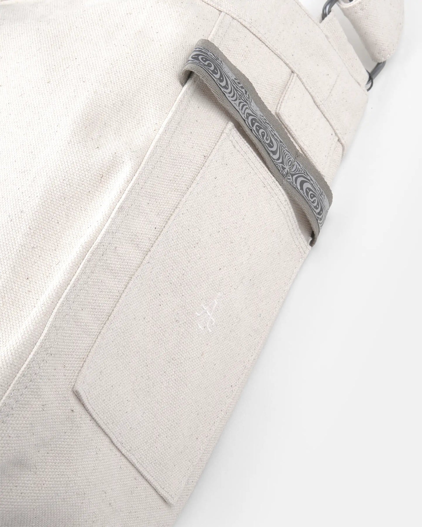 GATI Newspaper Bag - OFF WHITE