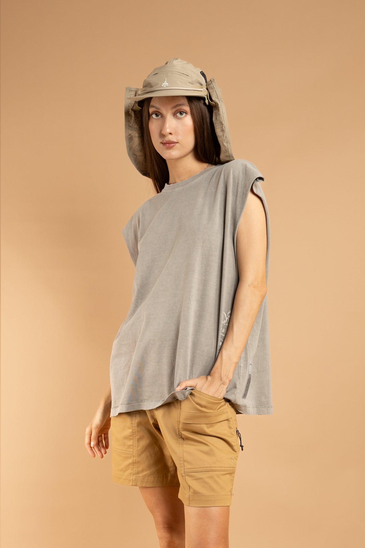 SORAKE Graphique Muscle Tee - GILI - GREY [PIGMENT DYED]