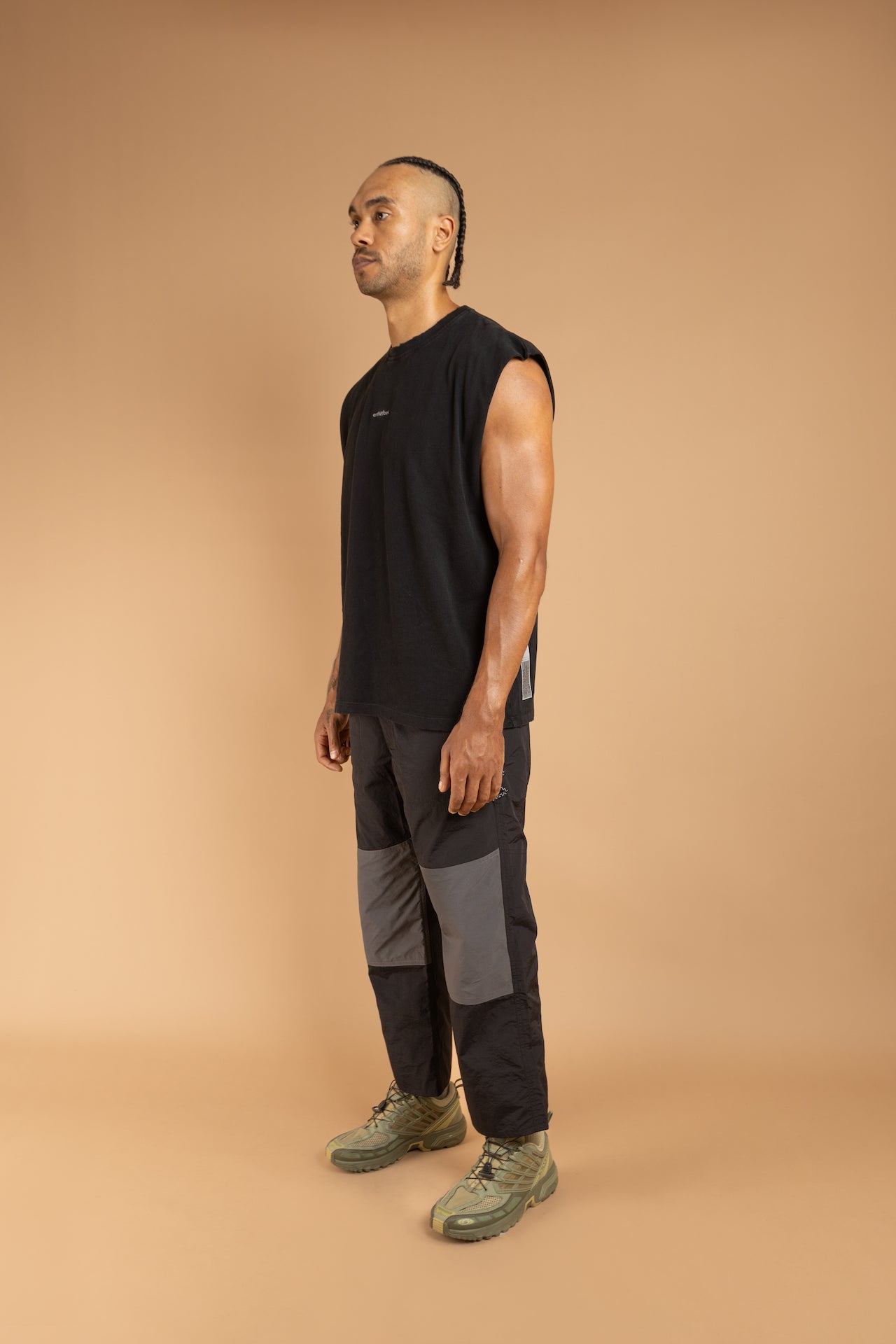 SORAKE Graphique Muscle Tee - DEEPA - BLACK [PIGMENT DYED]