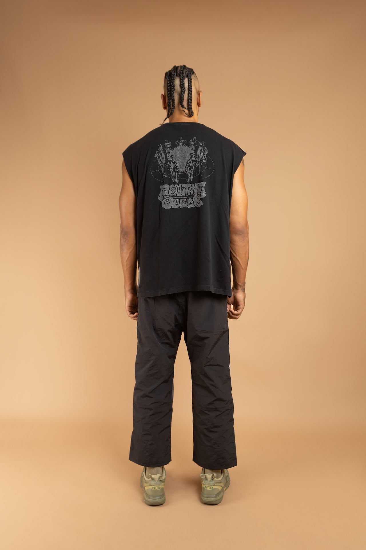 SORAKE Graphique Muscle Tee - DEEPA - BLACK [PIGMENT DYED]