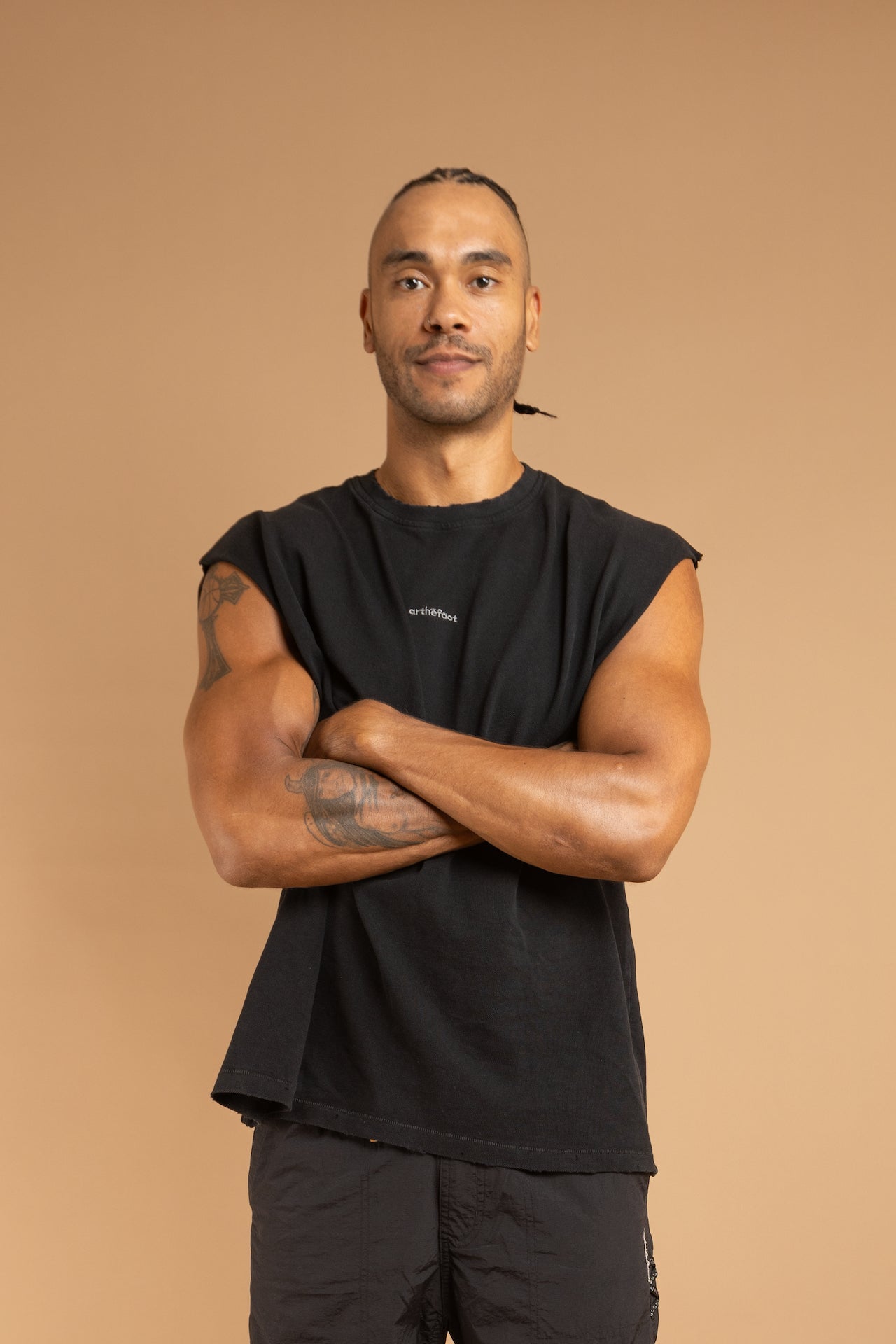 SORAKE Graphique Muscle Tee - DEEPA - BLACK [PIGMENT DYED]