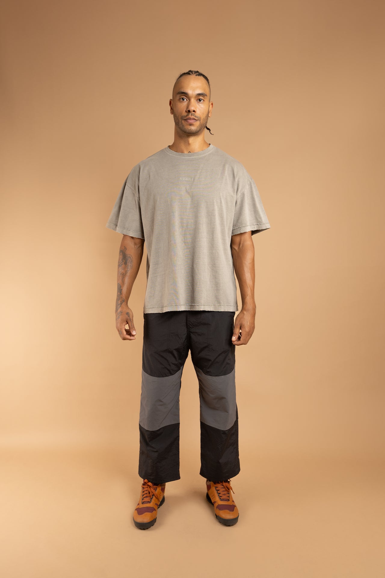 RAUNG Graphique T-Shirt - DEEPA - LIGHT GREY [PIGMENT DYED]