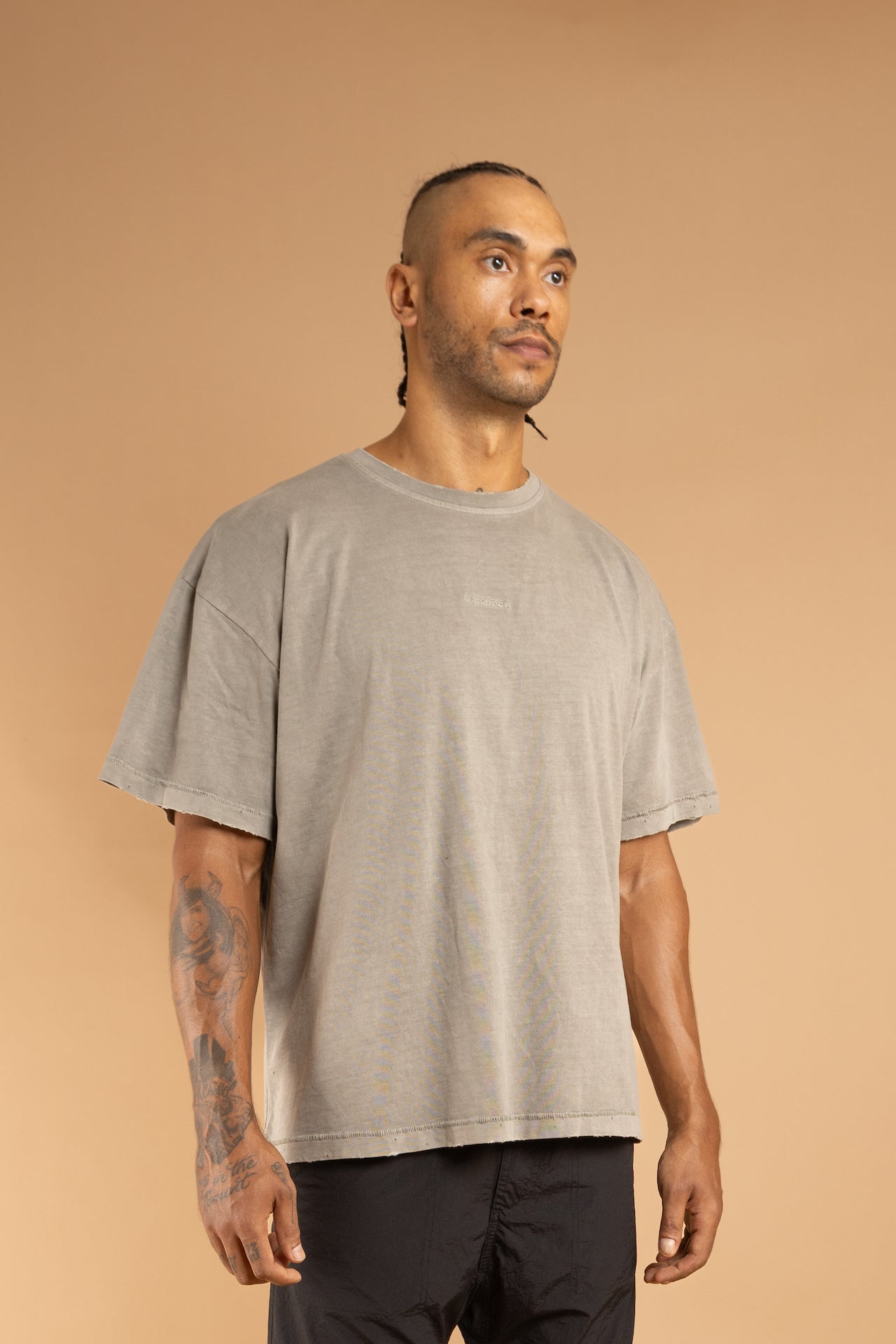 RAUNG Graphique T-Shirt - DEEPA - LIGHT GREY [PIGMENT DYED]