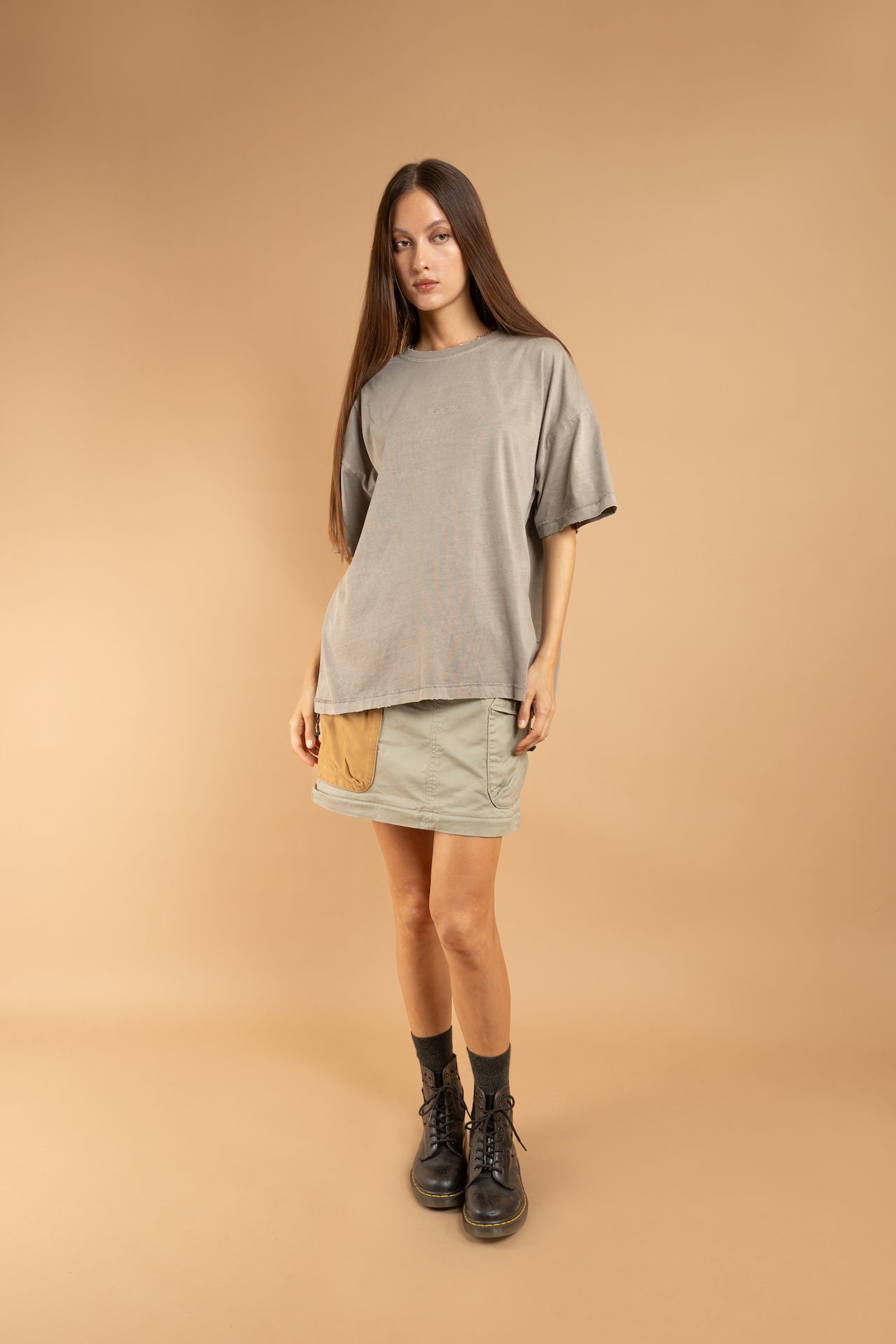 RAUNG Graphique T-Shirt - DEEPA - LIGHT GREY [PIGMENT DYED]