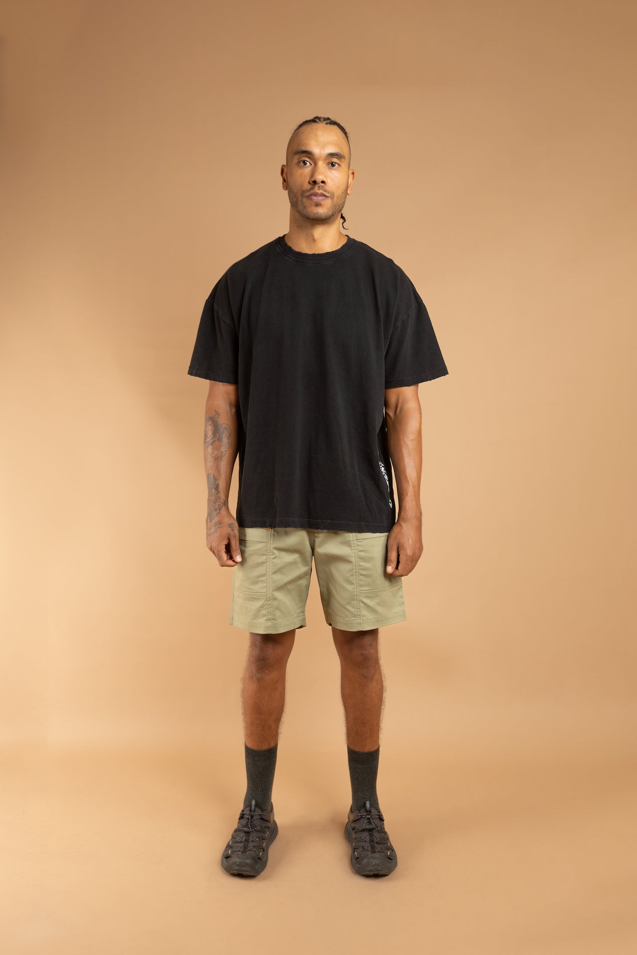 RAUNG Graphique T-Shirt - GILI - BLACK [PIGMENT DYED]