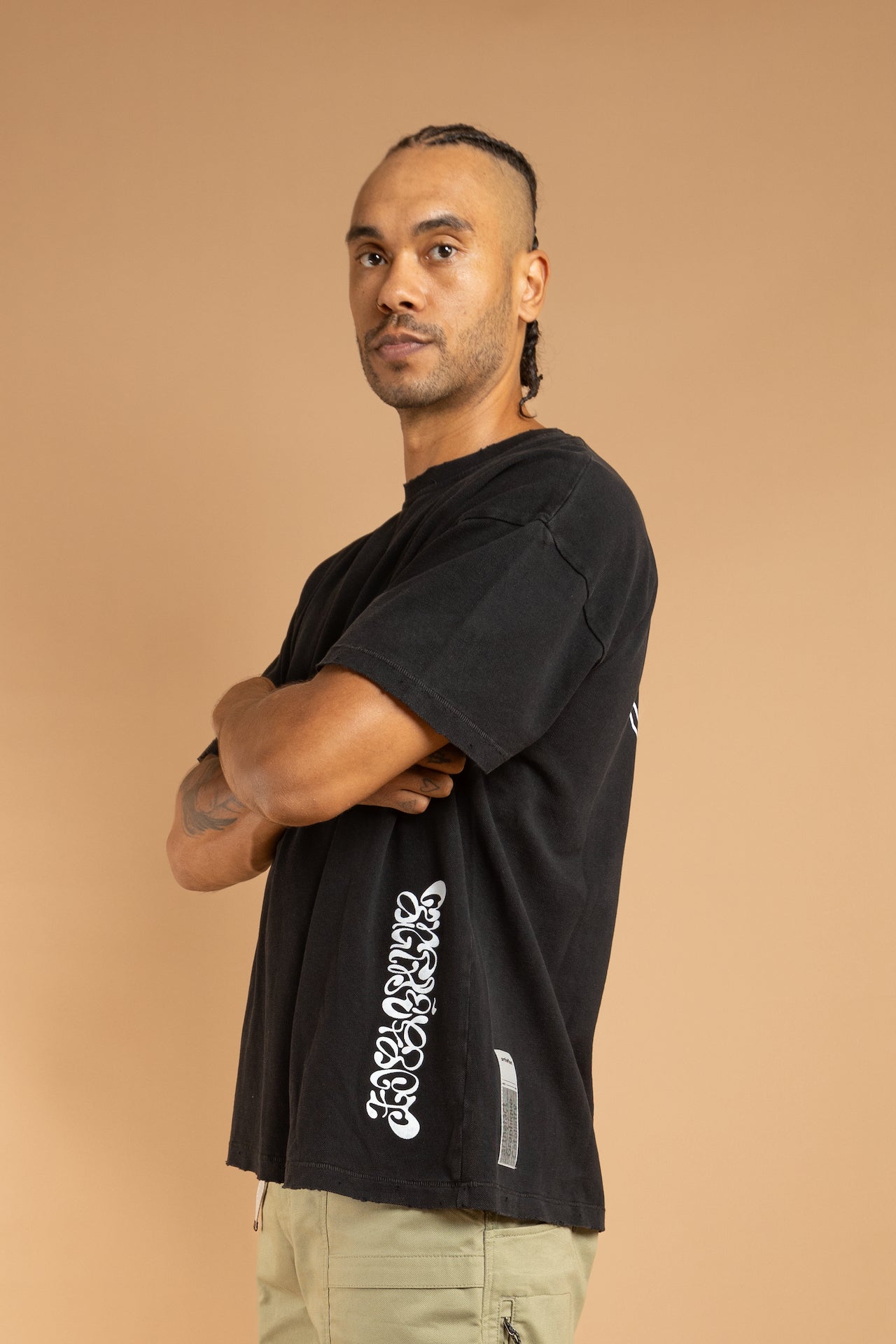 RAUNG Graphique T-Shirt - GILI - BLACK [PIGMENT DYED]