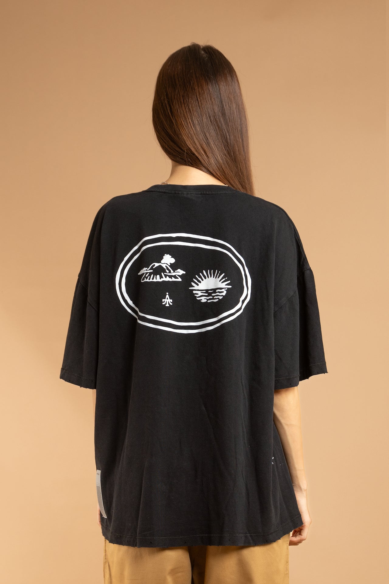 RAUNG Graphique T-Shirt - GILI - BLACK [PIGMENT DYED]
