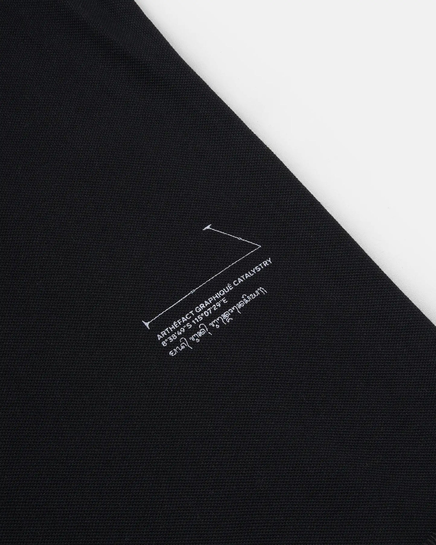 RAUNG Graphique T-Shirt - GILI - BLACK [PIGMENT DYED]