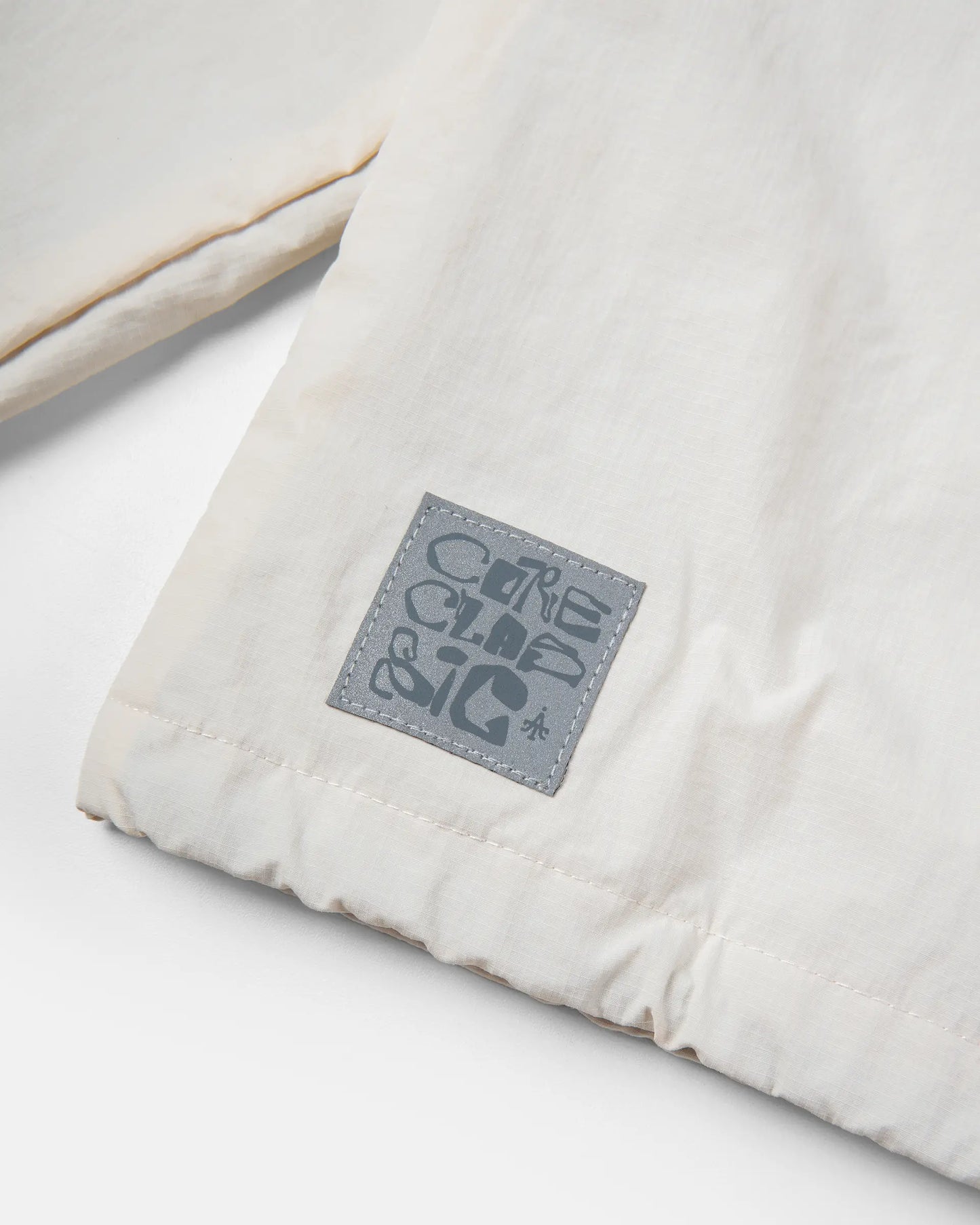 SAUBI Coach Jacket - OFF WHITE