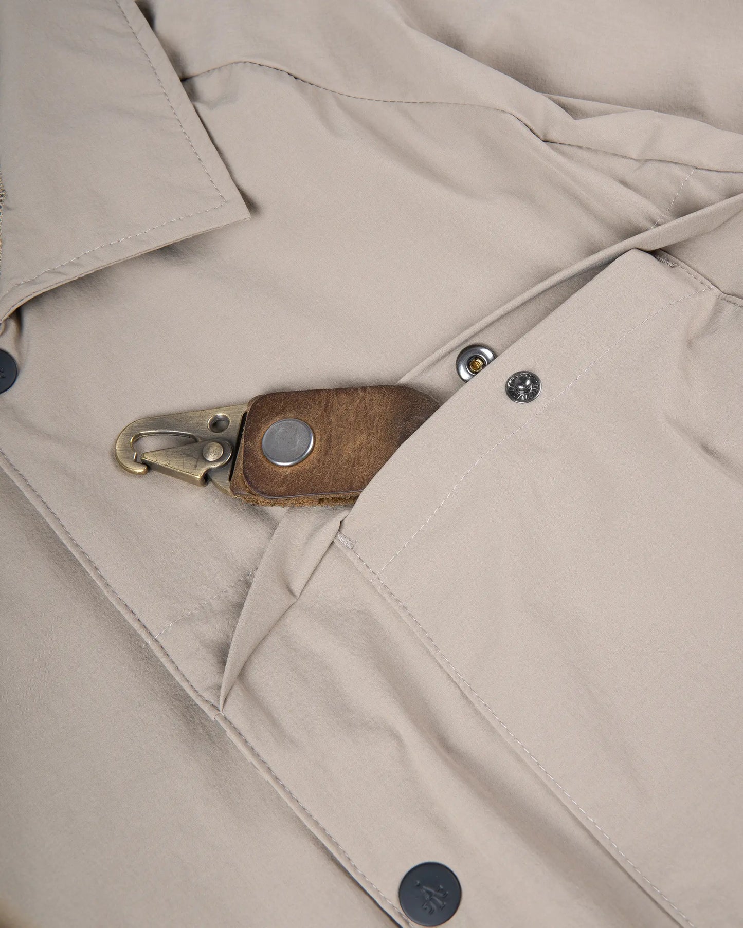 SAUBI Coach Jacket - UMBER